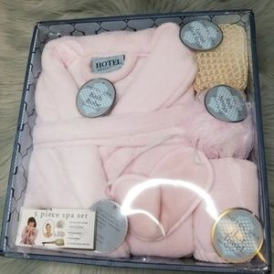 Northpoint Hotel Spa Collection Gift Set Robe
